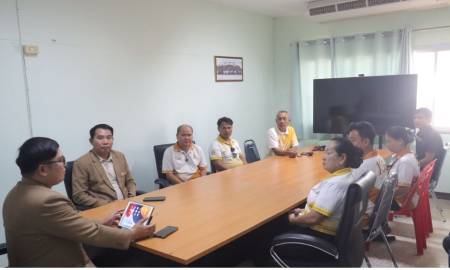 👨‍🏫✨ คณบดีคณะครุศาสตร์ มหาวิทยาลัยนครพนม พบปะเจ้าหน้าที่ฝ่ายงานอาคารสถานที่  วันจันทร์ที่ 2 มีนาคม 2569 เวลา 09.30 น. ผู้ช่วยศาสตราจารย์ ดร.เกรียงไกร ผาสุตะ คณบดีคณะครุศาสตร์ มหาวิทยาลัยนครพนม